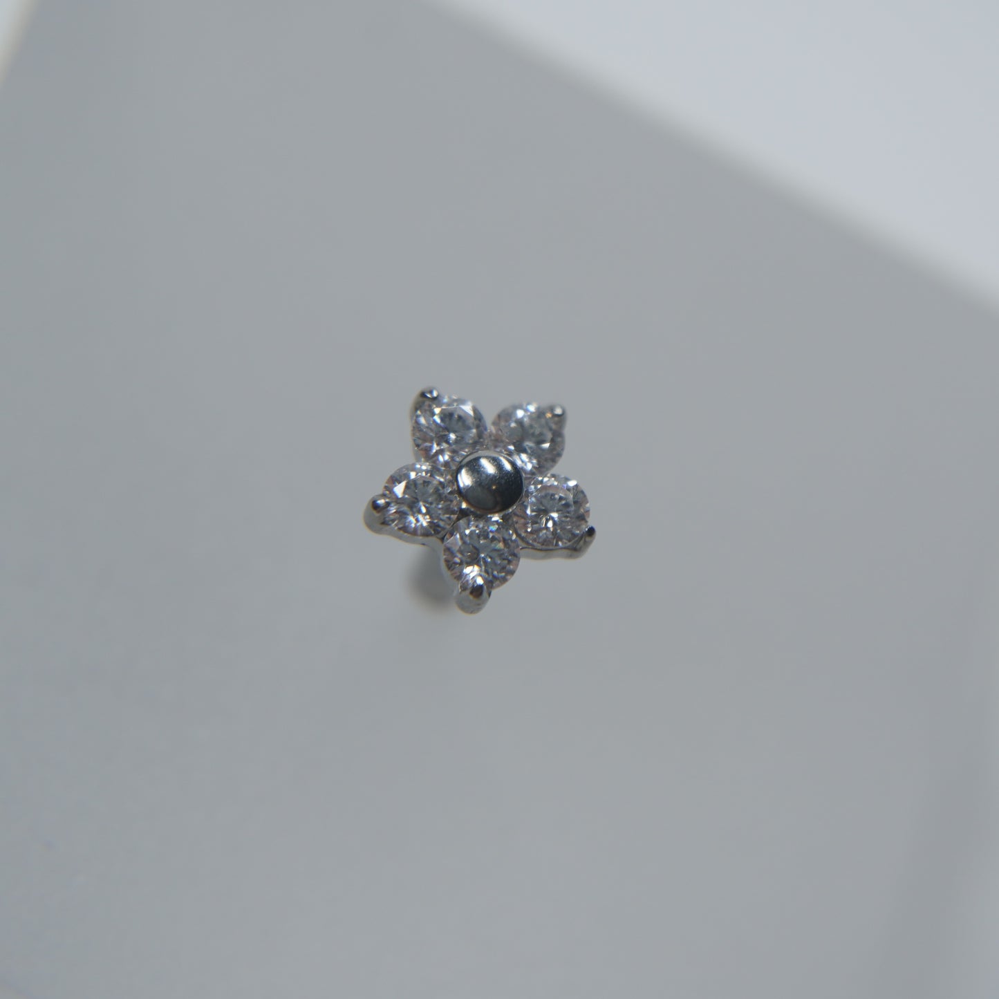 Zirconia Flower Labret