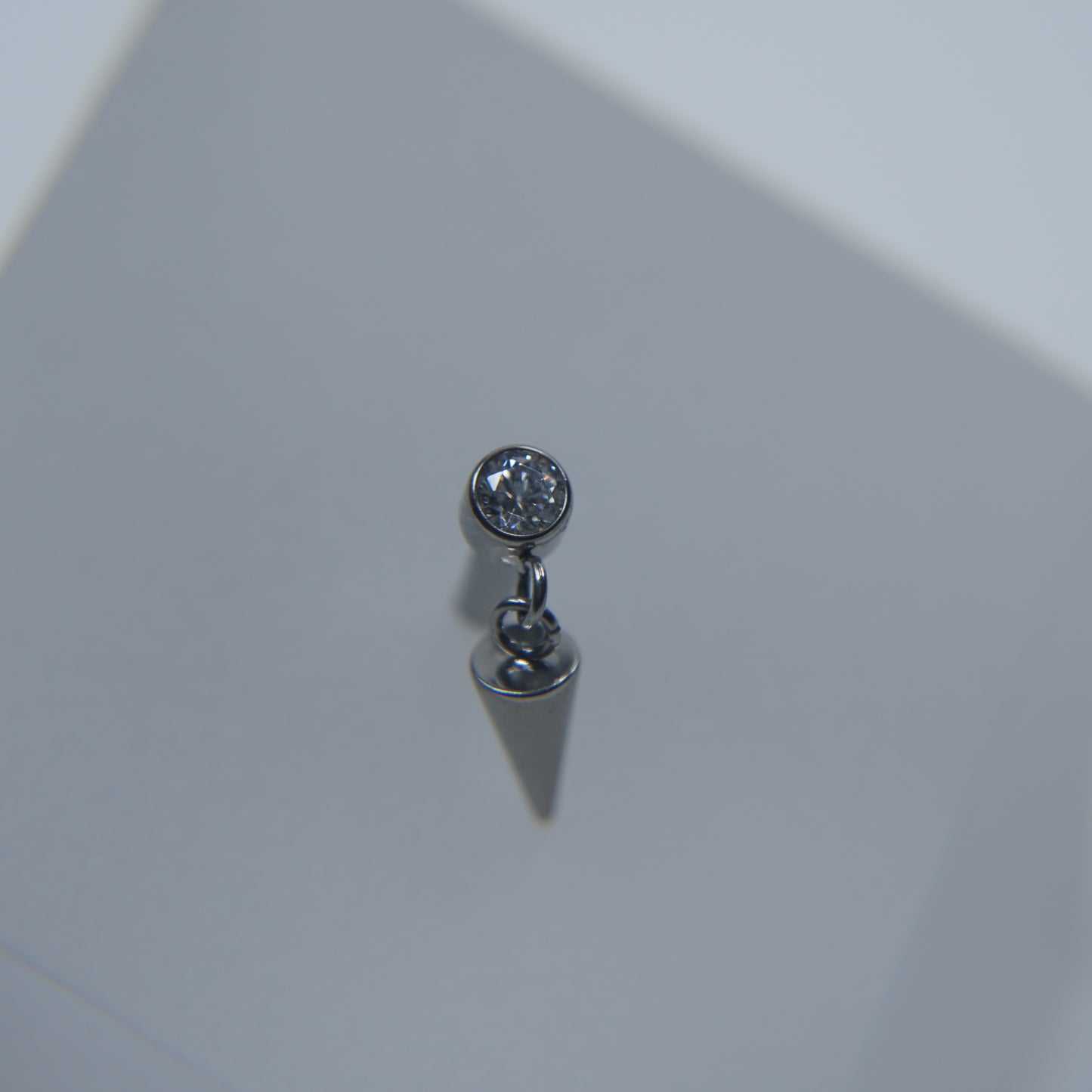 Labret Ponto de Luz com Pingente