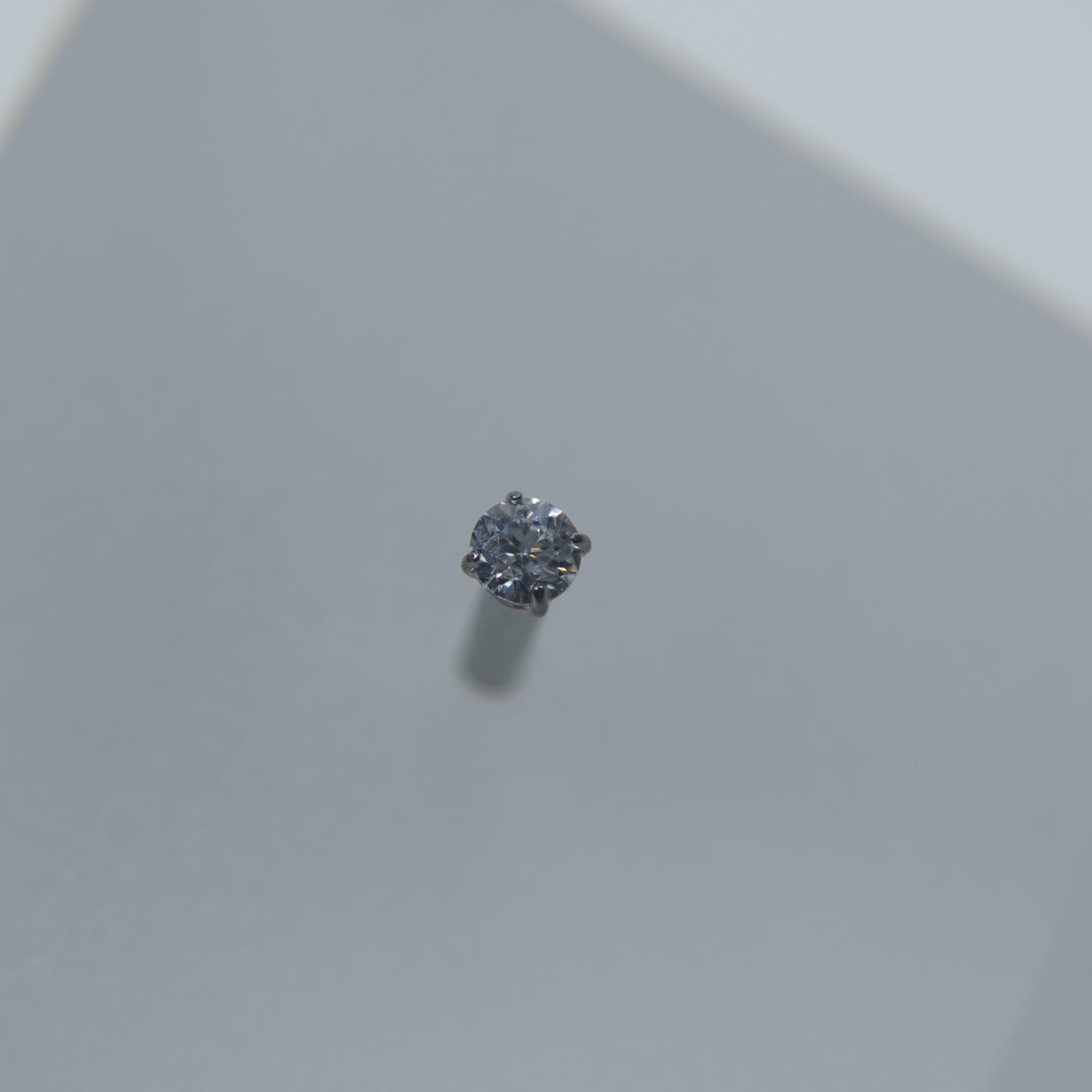 Studded Light Point Labret