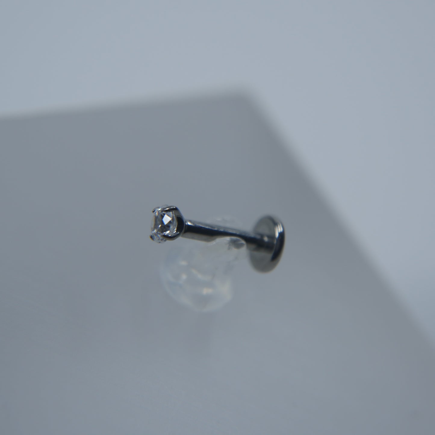 Studded Light Point Labret