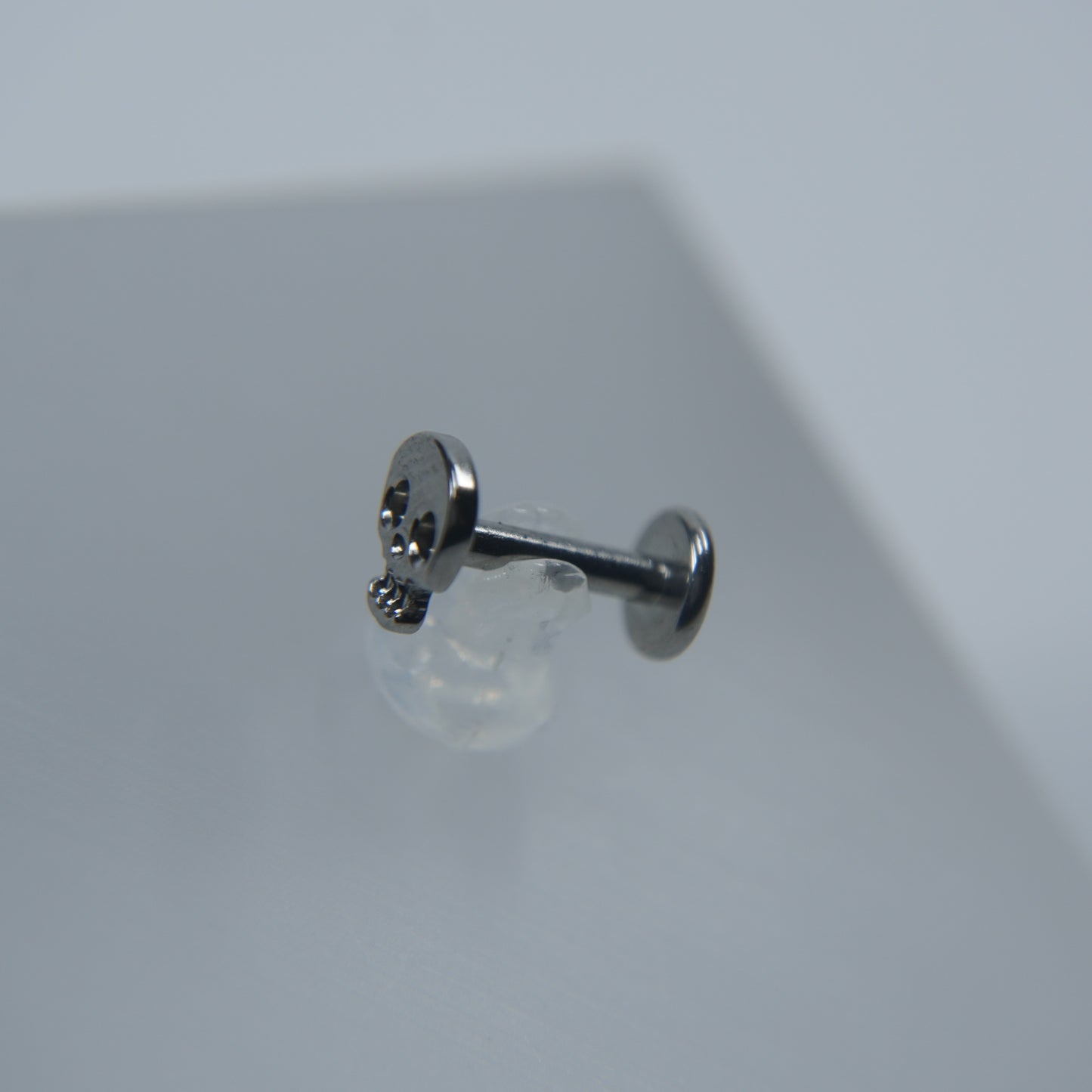 Labret Skull
