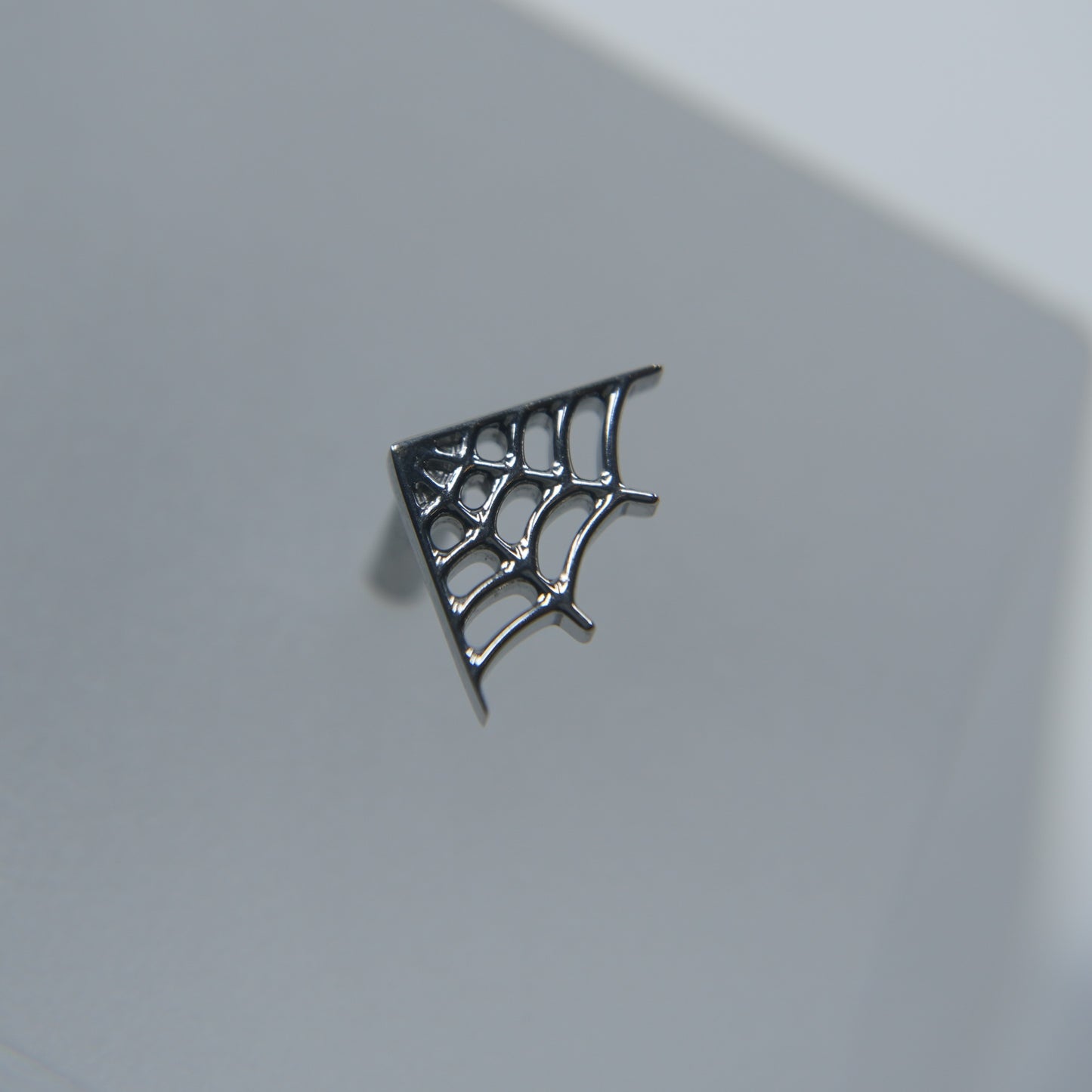 Labret Web of Mystery