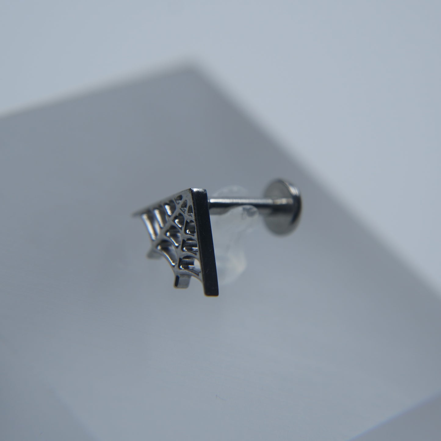 Labret Web of Mystery