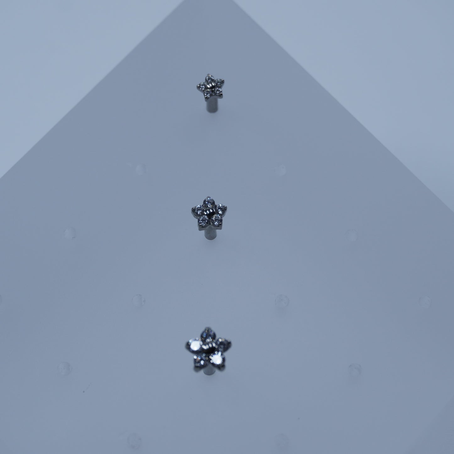 Zirconia Flower Labret